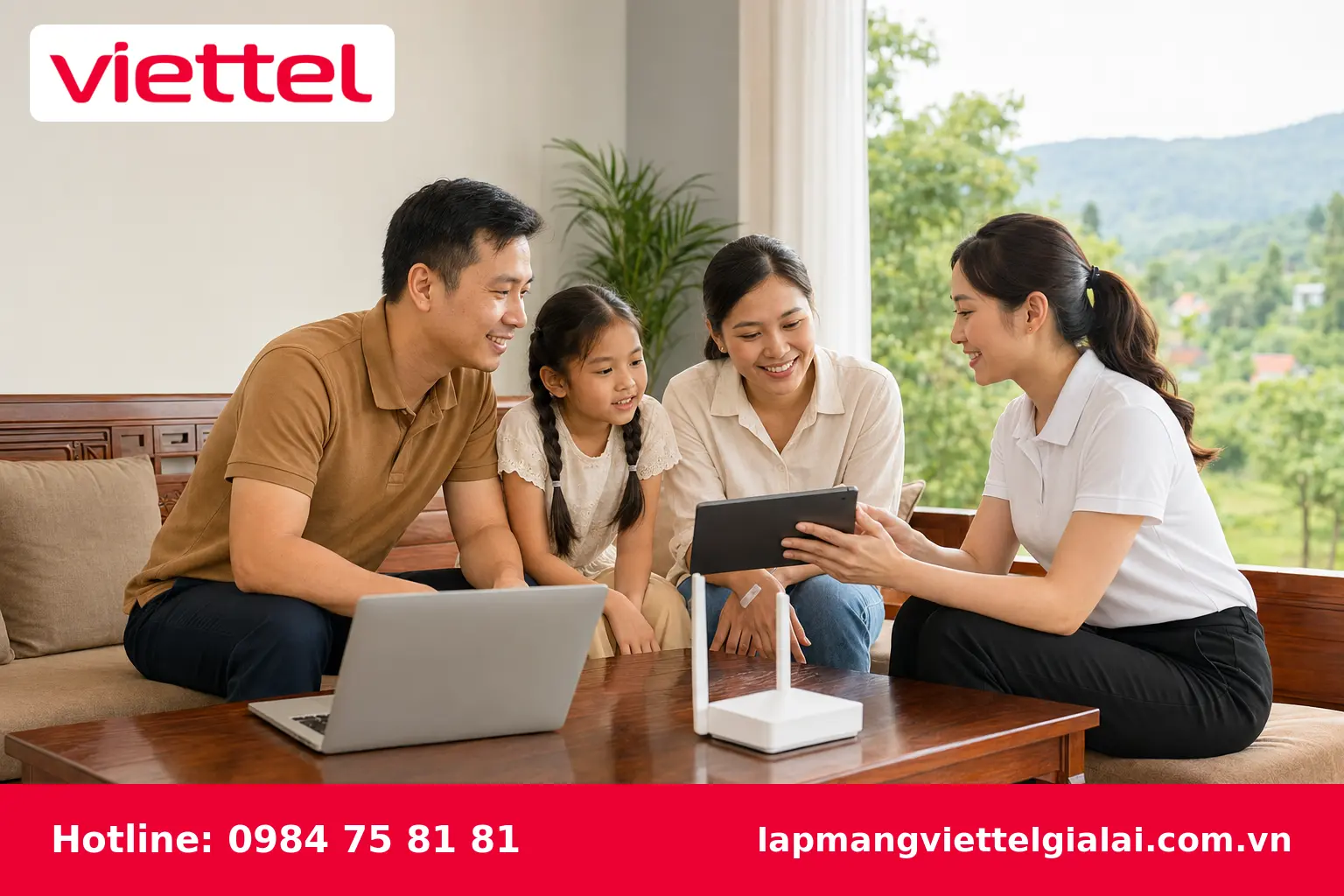 Gia đình được tư vấn chọn gói cước Internet Viettel tại Gia Lai