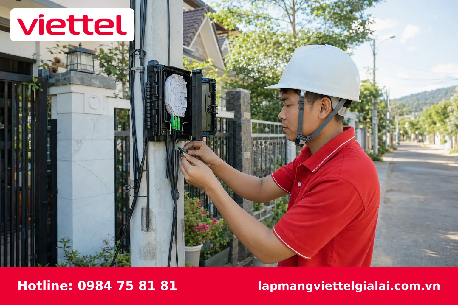 Kỹ thuật viên lắp đặt hạ tầng cáp quang FTTH Viettel tại Gia Lai