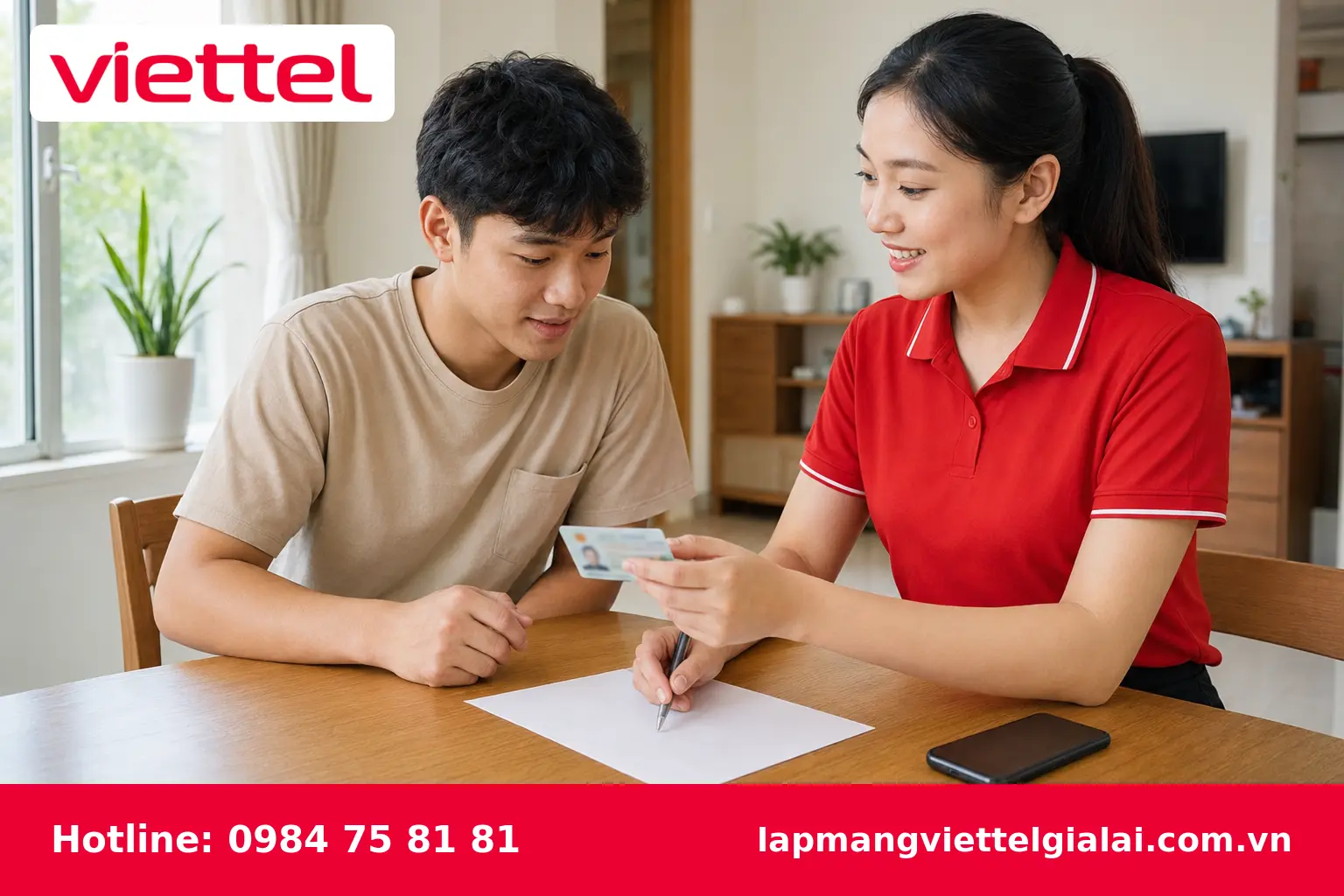 Khách hàng chuẩn bị hồ sơ đăng ký mạng Viettel Gia Lai