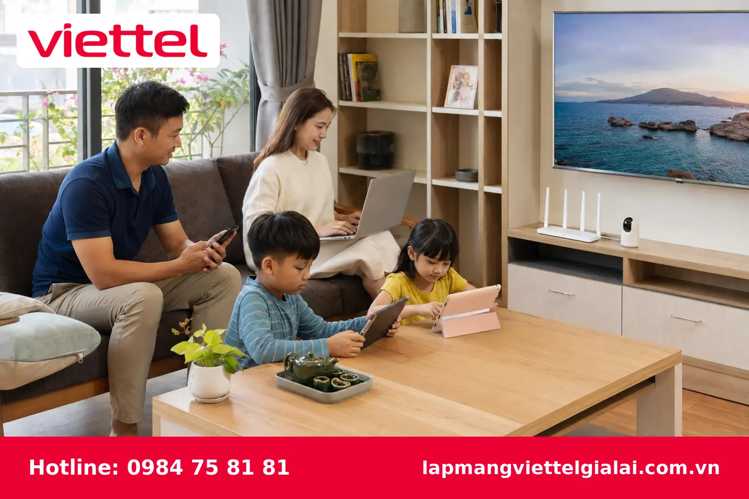 Gia đình tại Pleiku sử dụng Internet Viettel trên nhiều thiết bị
